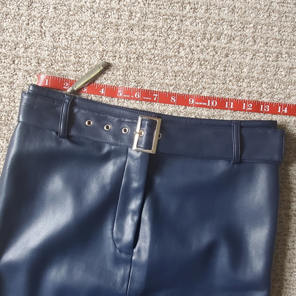 🌟 Elie Tahari Kris Belted Faux Leather Skirt, Peacoat Blue (4) - Picture 14 of 16